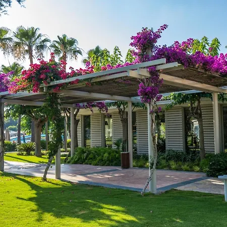 Lara Barut Collection Resort